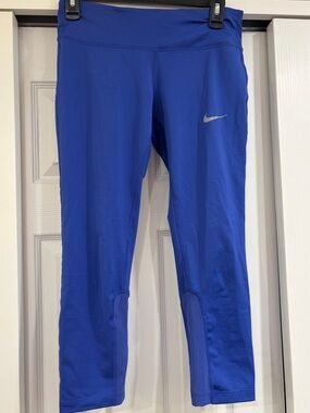 NIKE Dri Fit Crop Running Leggings